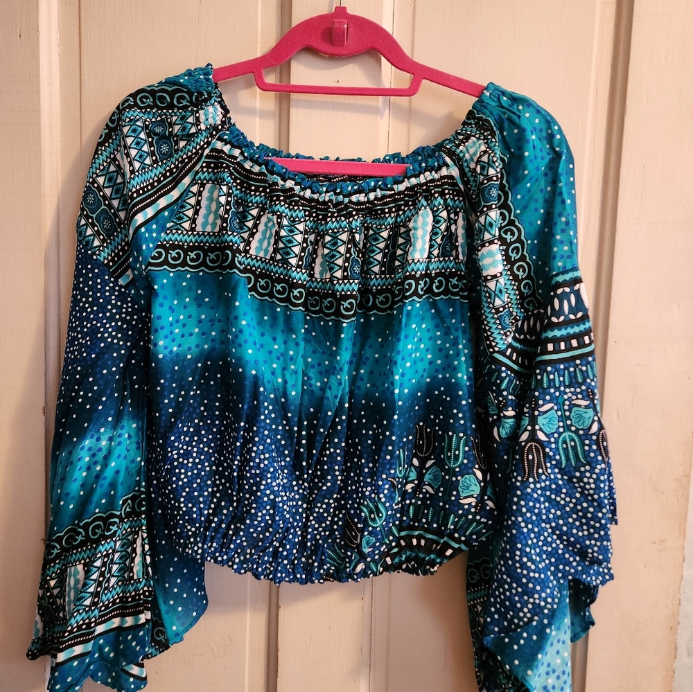 Women's o/s cropped top